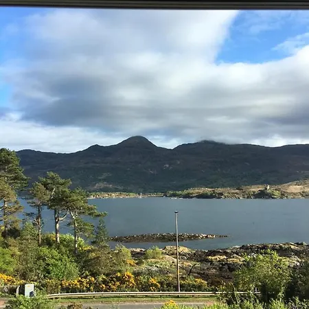 Lochalsh View, Kyle, 1 Mile To Skye Apartment Kyle of Lochalsh Exterior photo