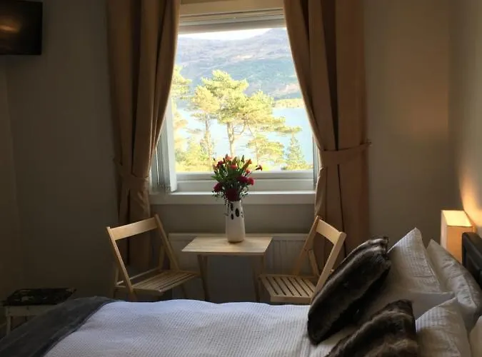 Lochalsh View, Kyle, 1 Mile To Skye