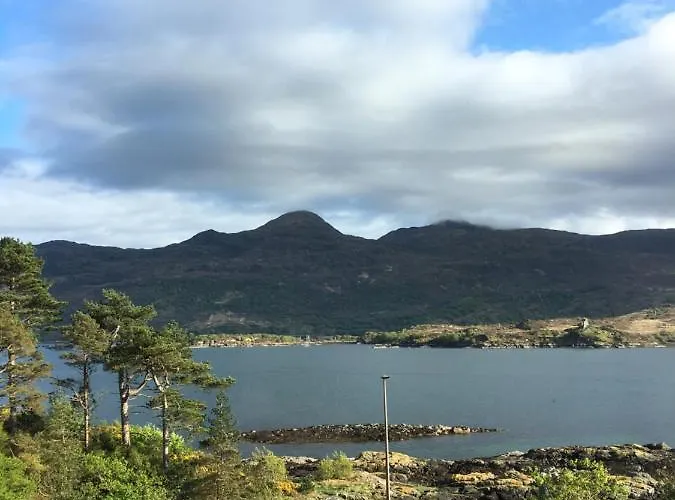 Lochalsh View, Kyle, 1 Mile To Skye